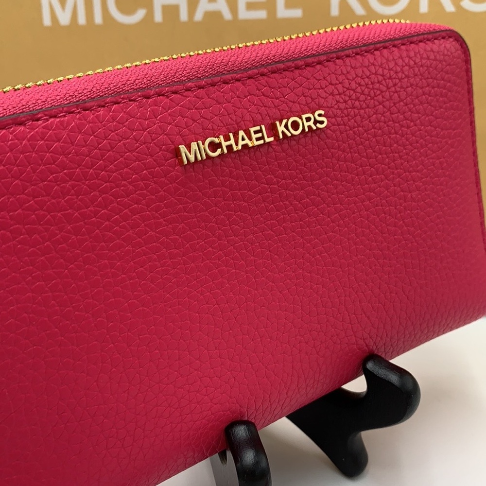 Michael Kors Large Flat  Multifunctional Phone Case Electric Pink color - Picture 9 of 11